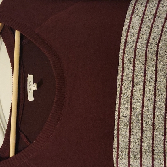 Floral/Pattern Sweater - Picture 2 of 6